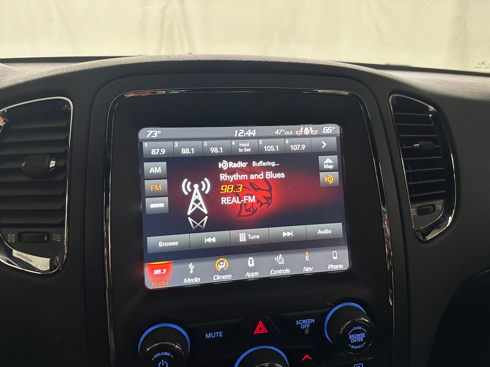 Thumbnail: 2018 Dodge Durango - 3