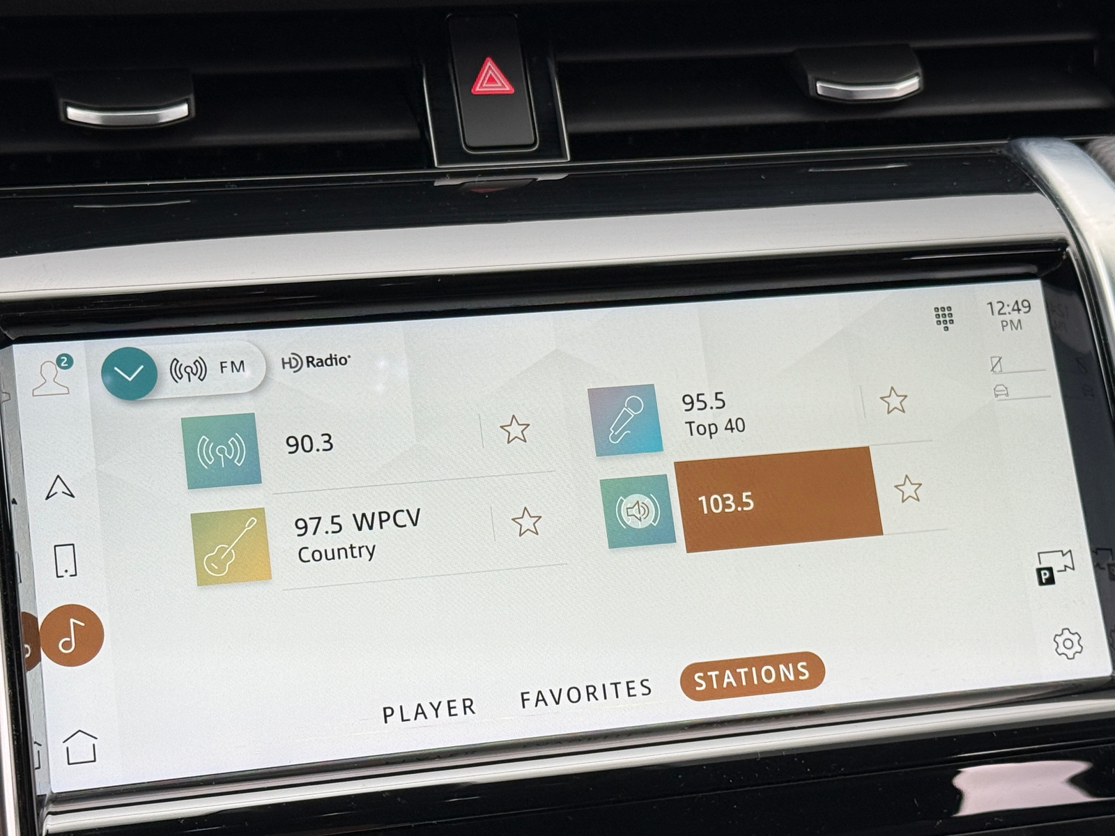 Thumbnail: 2023 Land Rover Discovery Sport - 3