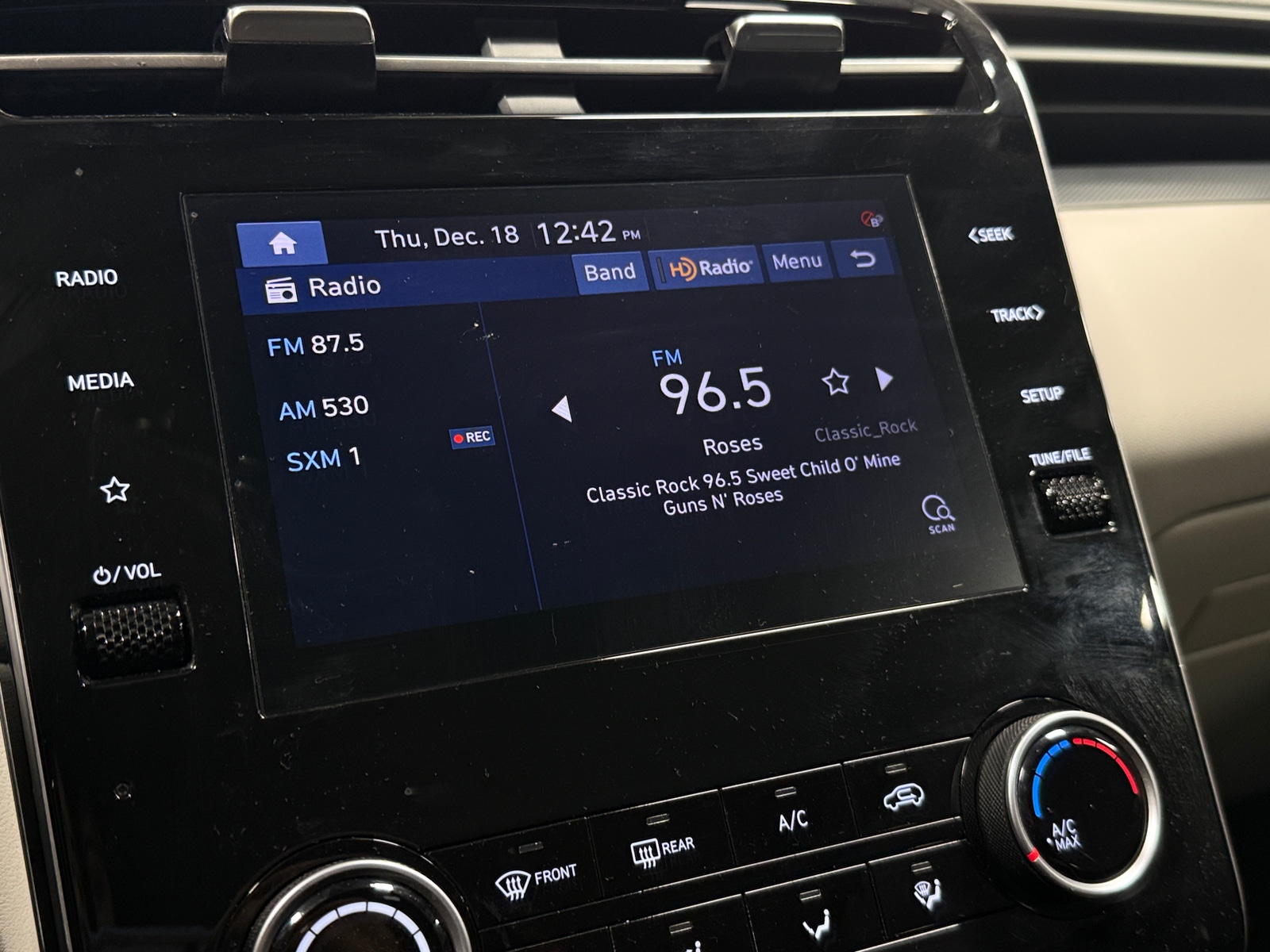 Thumbnail: 2022 Hyundai Tucson - 4