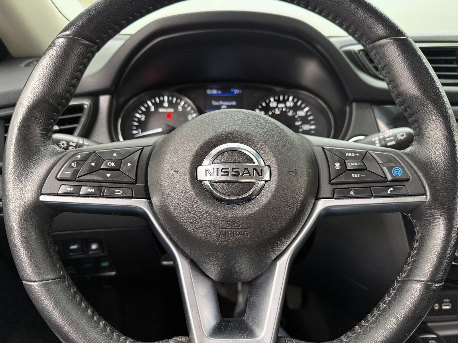 Thumbnail: 2018 Nissan Rogue - 4