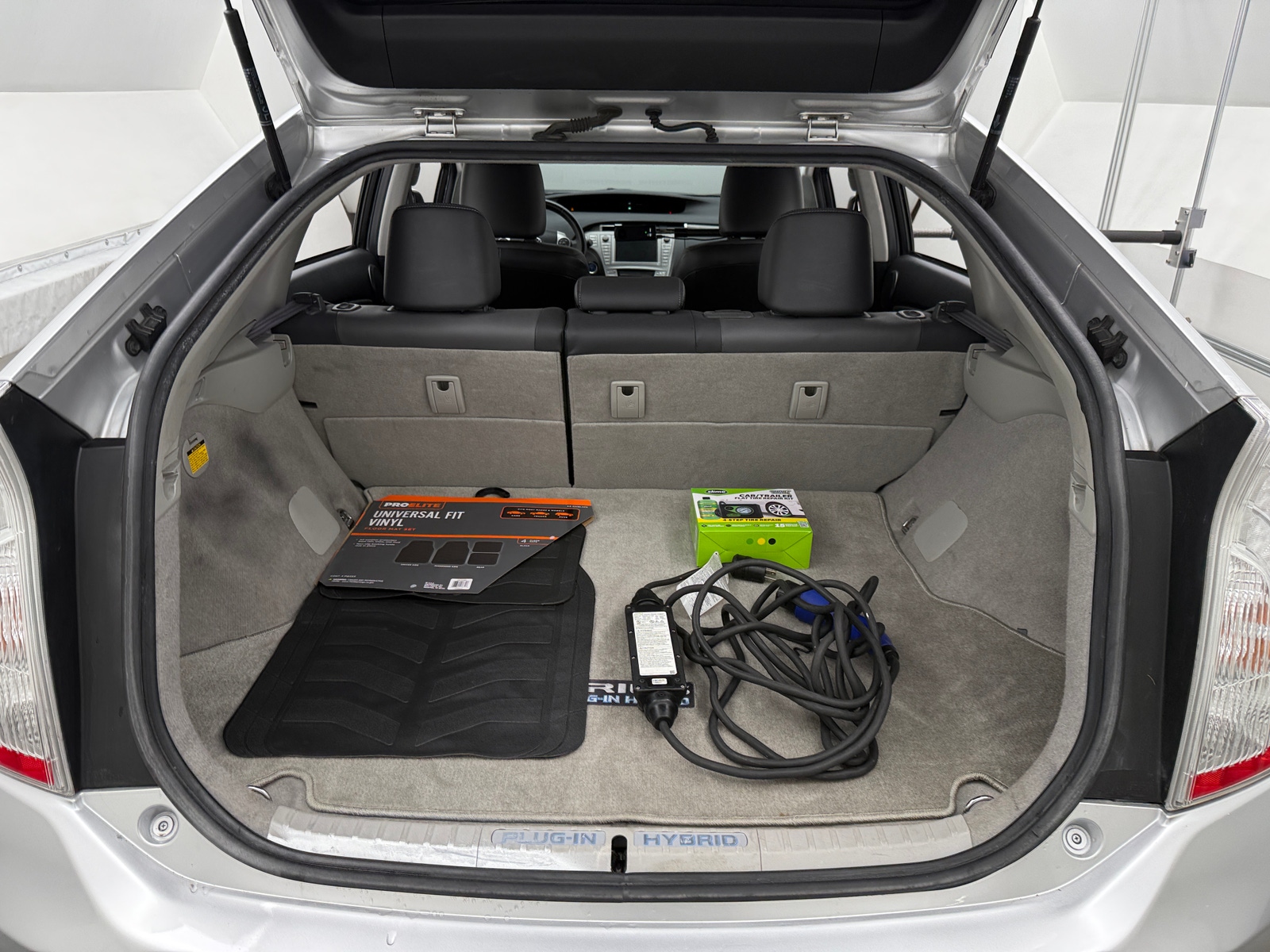 Thumbnail: 2013 Toyota Prius - 7