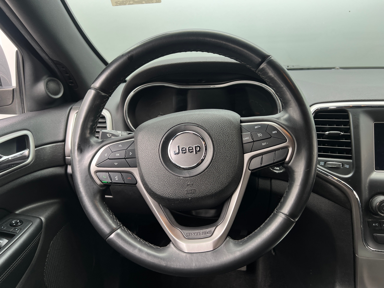 Thumbnail: 2018 Jeep Grand Cherokee - 5