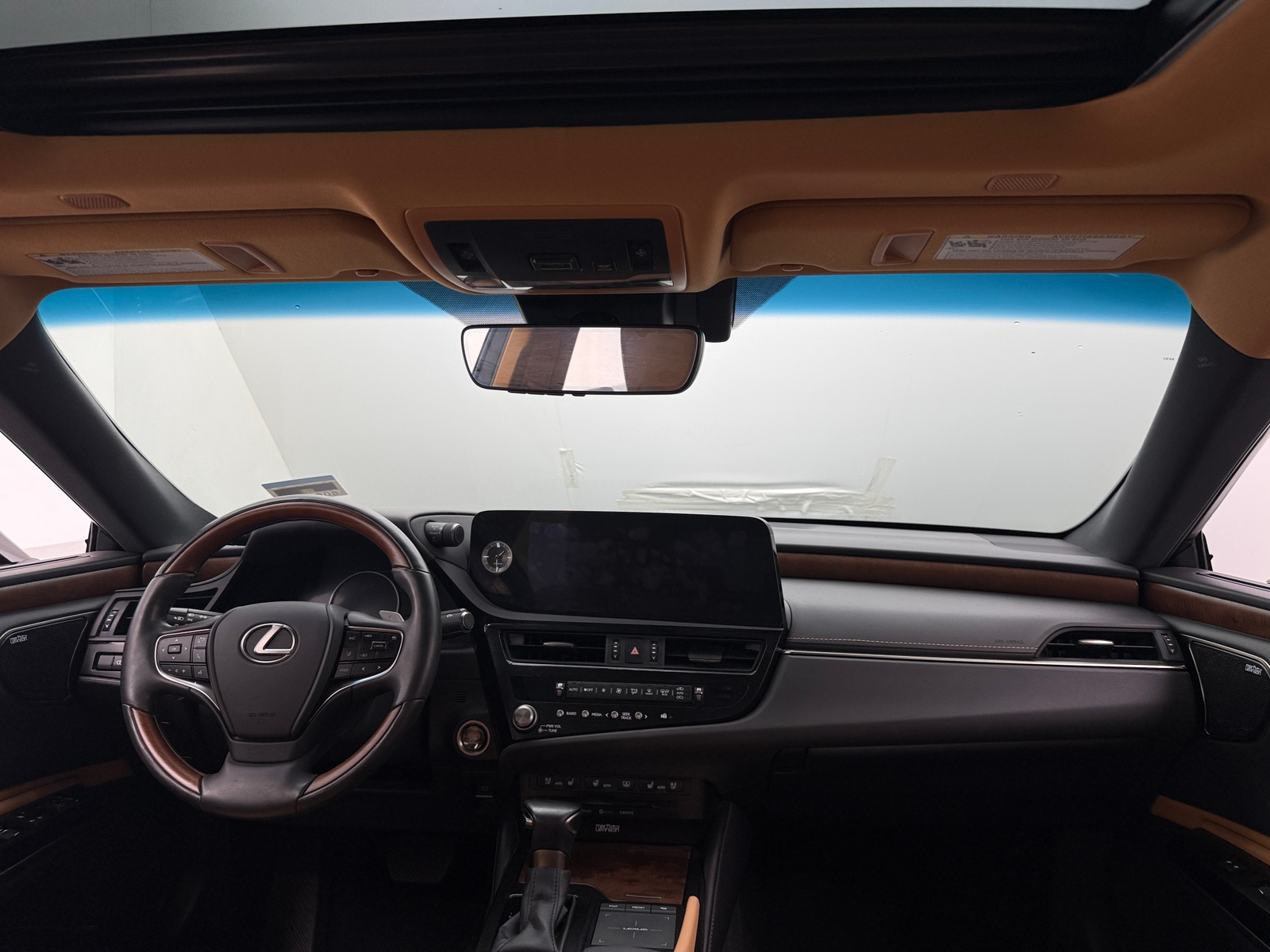 Thumbnail: 2022 Lexus ES - 2