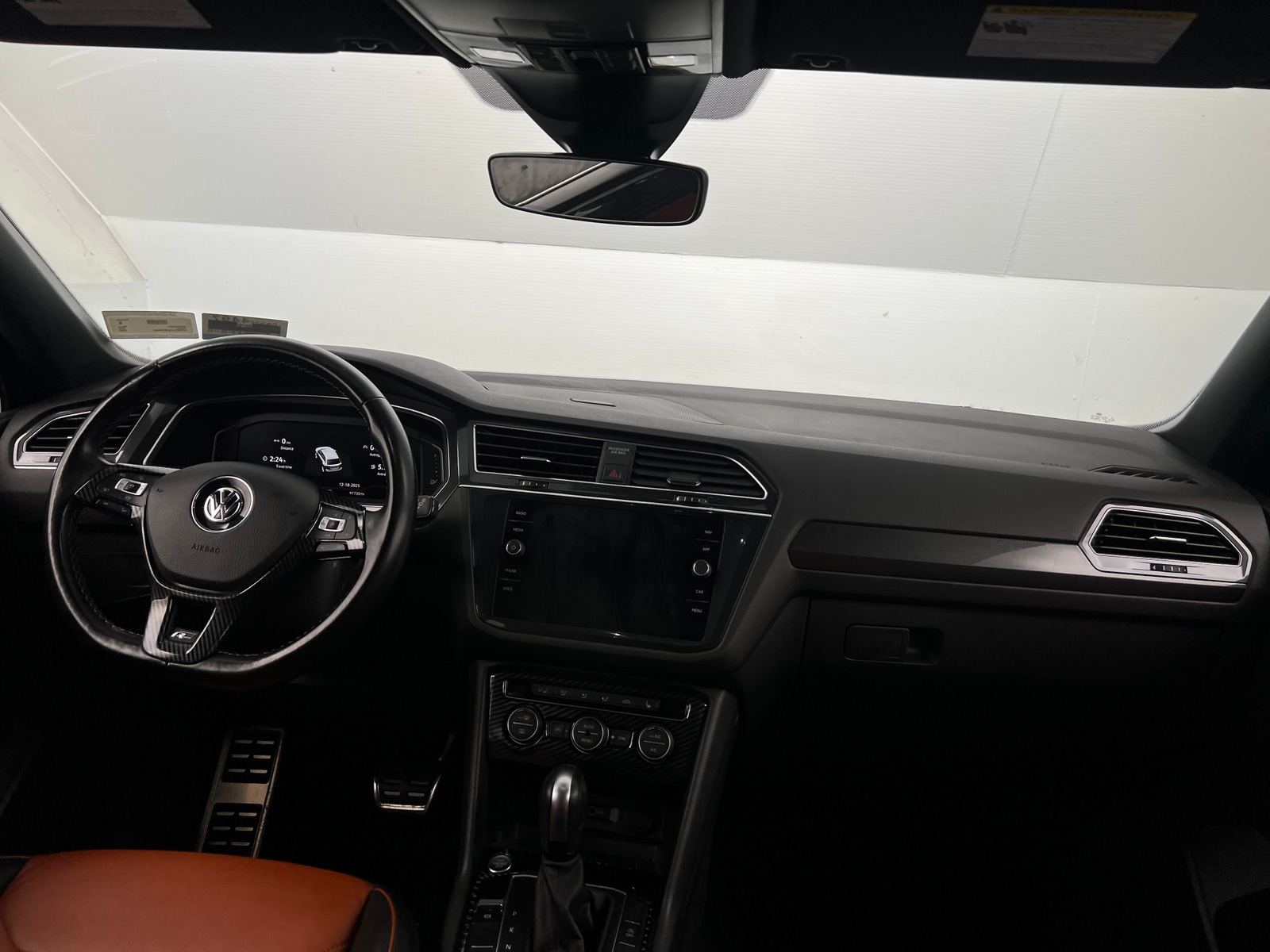 Thumbnail: 2020 Volkswagen Tiguan - 2