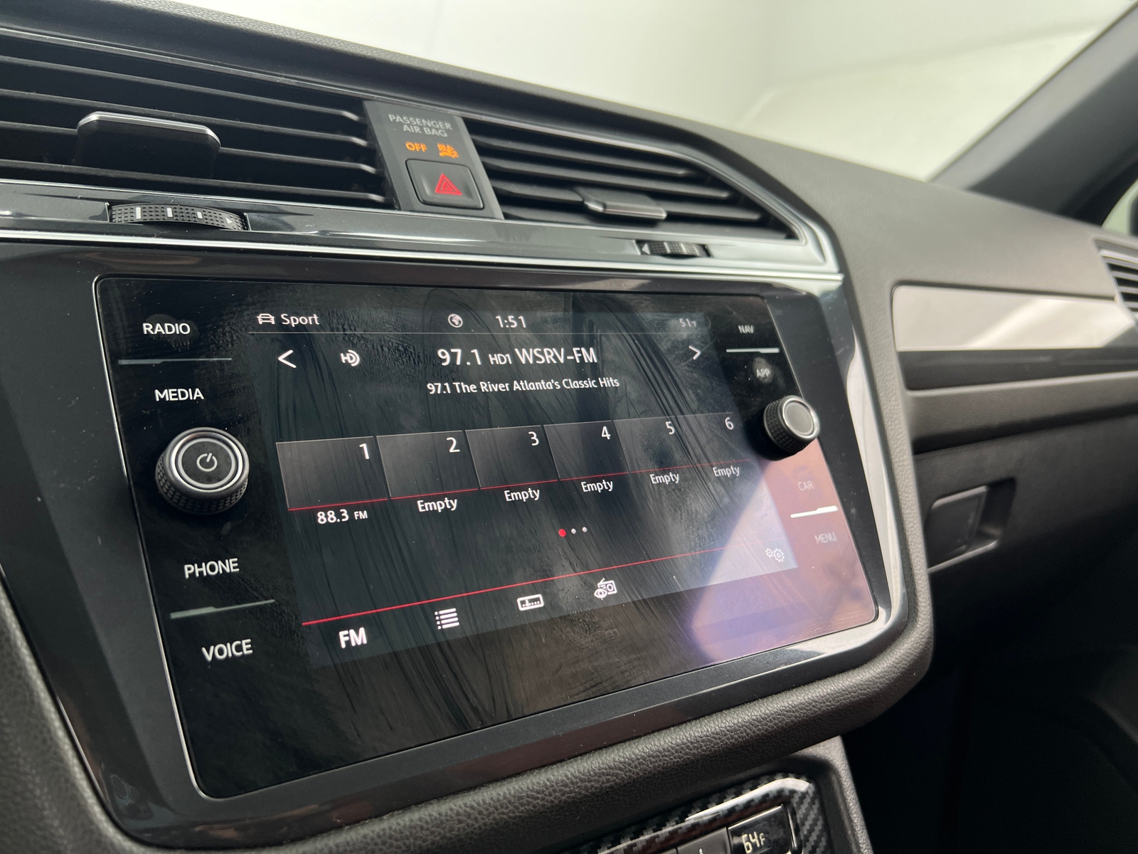 Thumbnail: 2020 Volkswagen Tiguan - 3