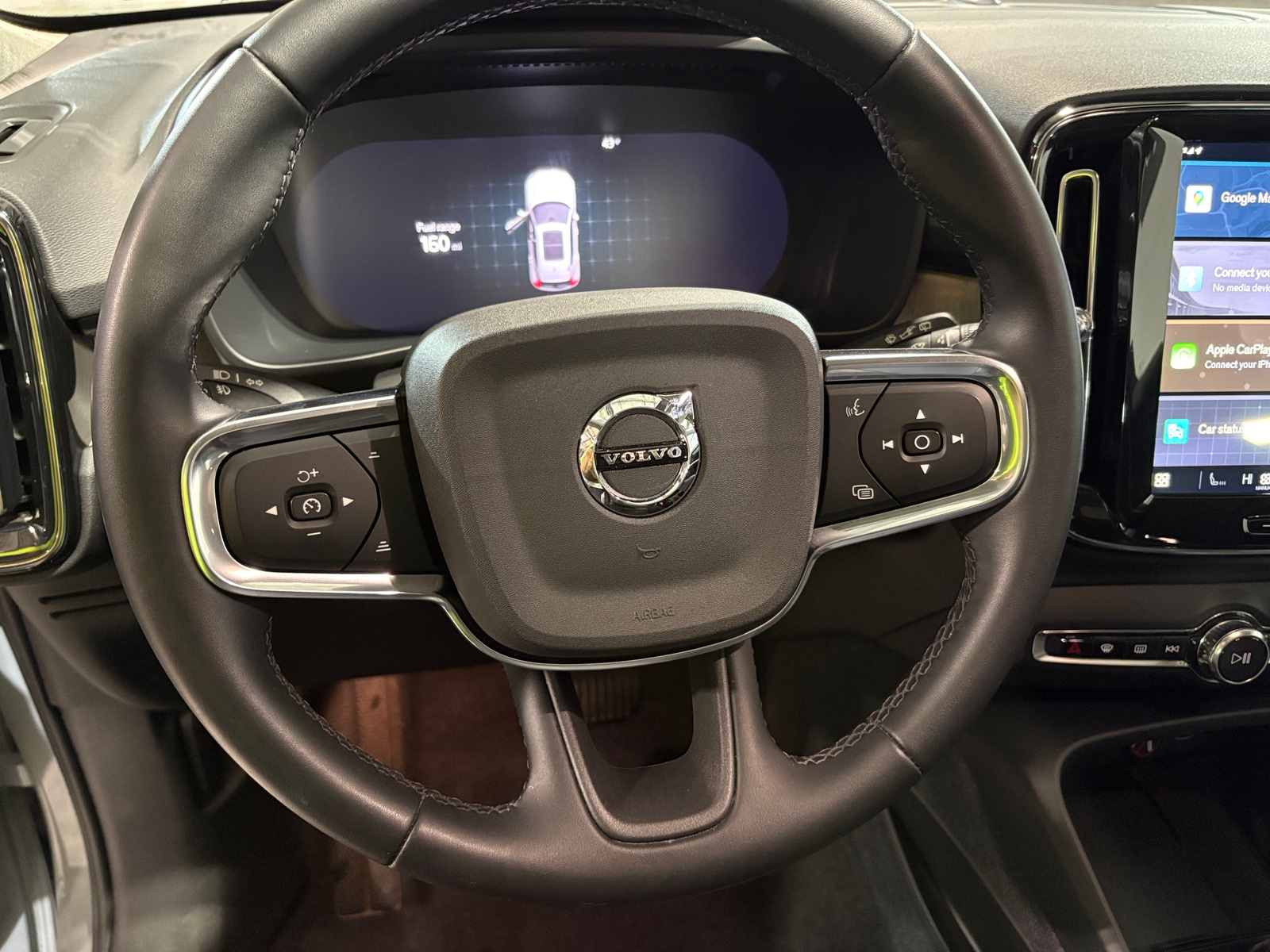 Thumbnail: 2024 Volvo XC40 - 4