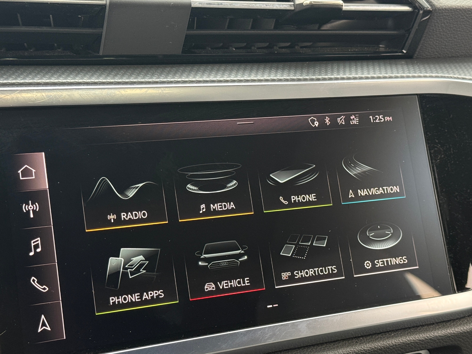 Thumbnail: 2020 Audi Q3 - 3