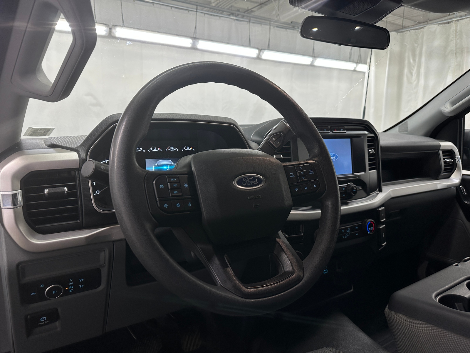 Thumbnail: 2022 Ford Econoline - 3