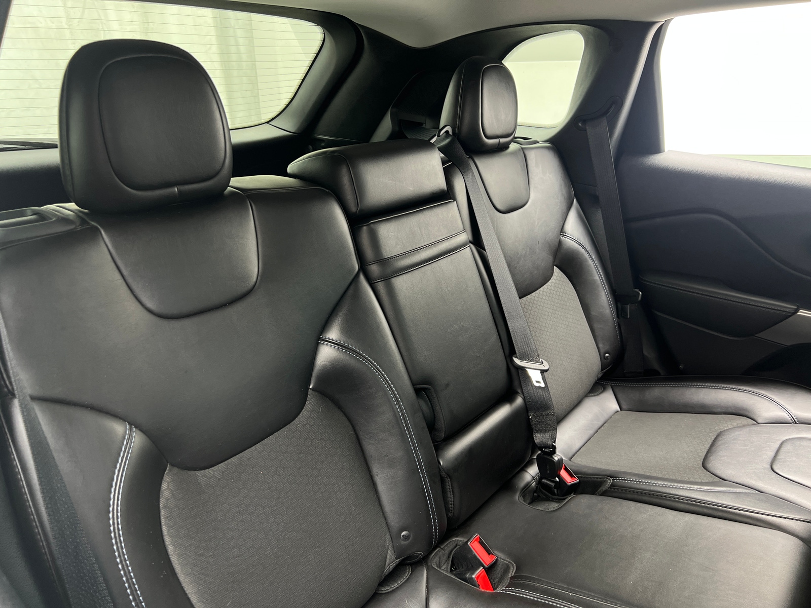 Thumbnail: 2019 Jeep Cherokee - 6