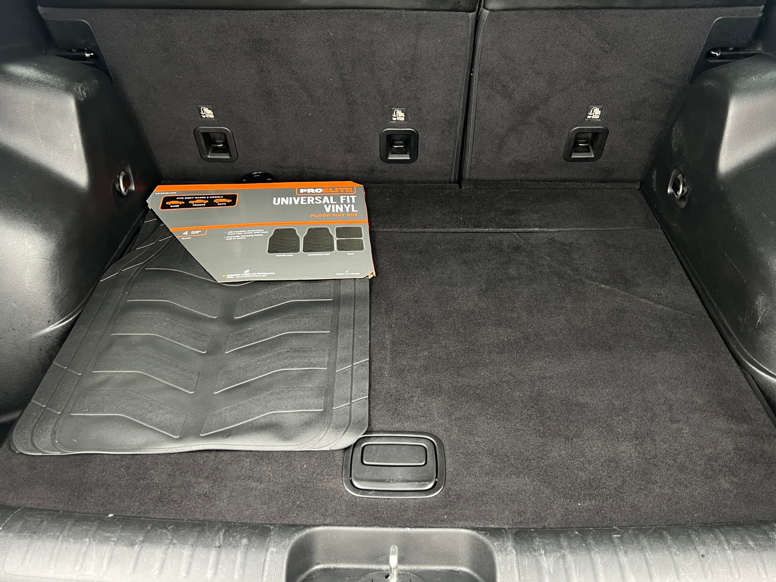 Thumbnail: 2019 Jeep Cherokee - 7