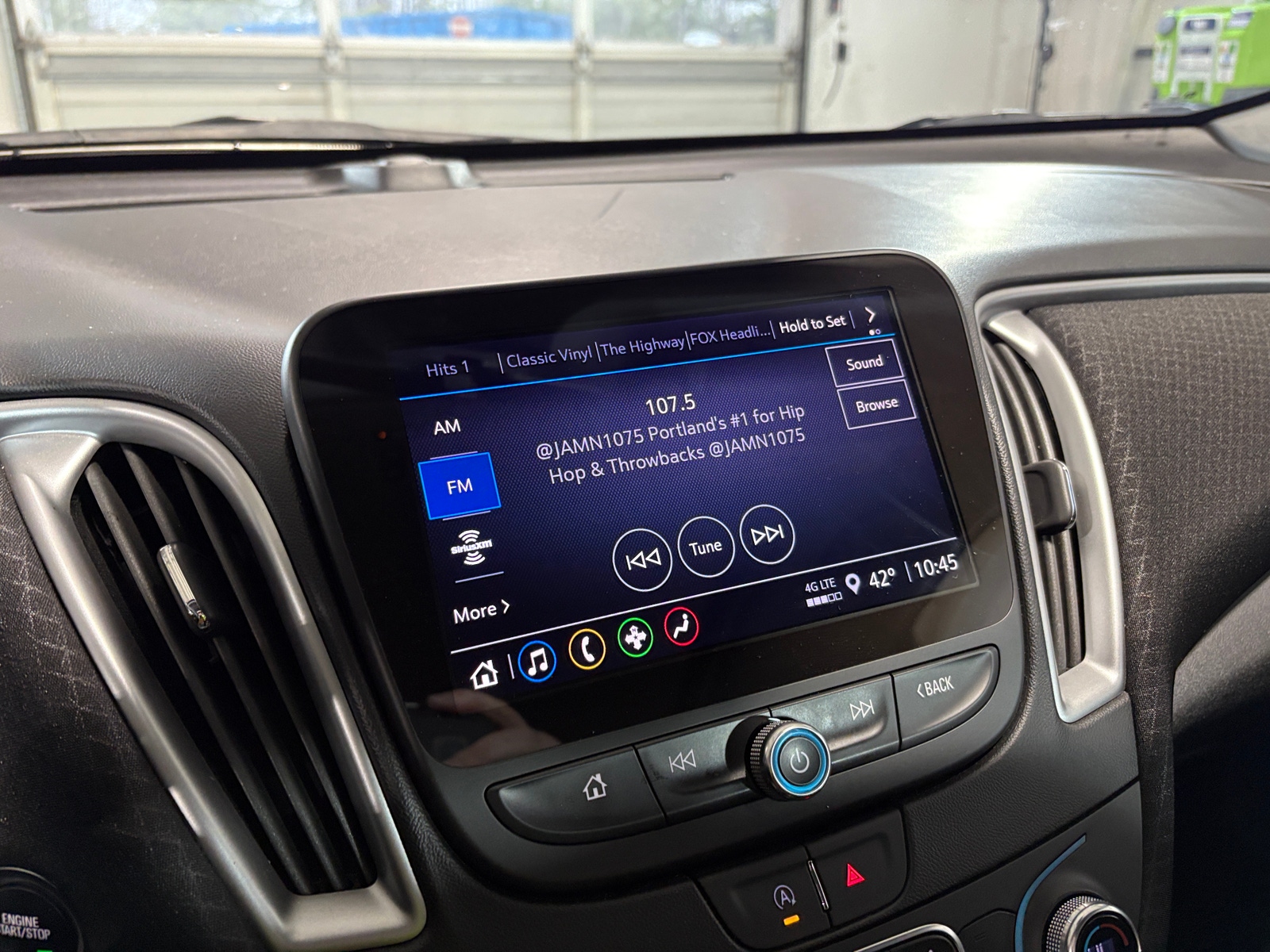 Thumbnail: 2024 Chevrolet Malibu - 4