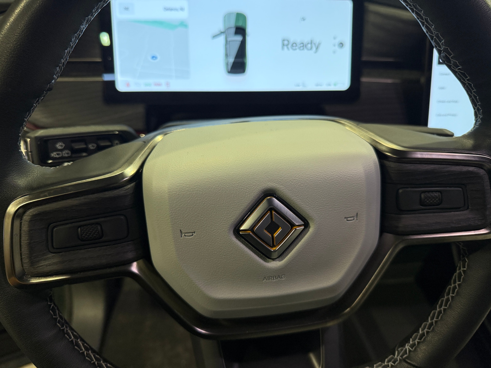 Thumbnail: 2023 Rivian R1S - 4