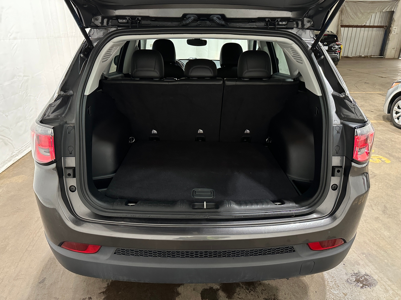 Thumbnail: 2020 Jeep Compass - 6