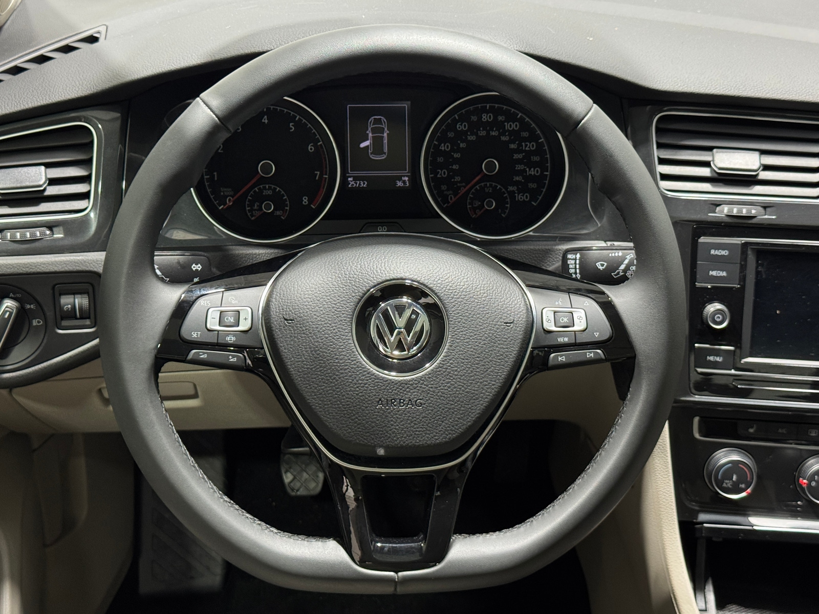 Thumbnail: 2020 Volkswagen Golf - 4