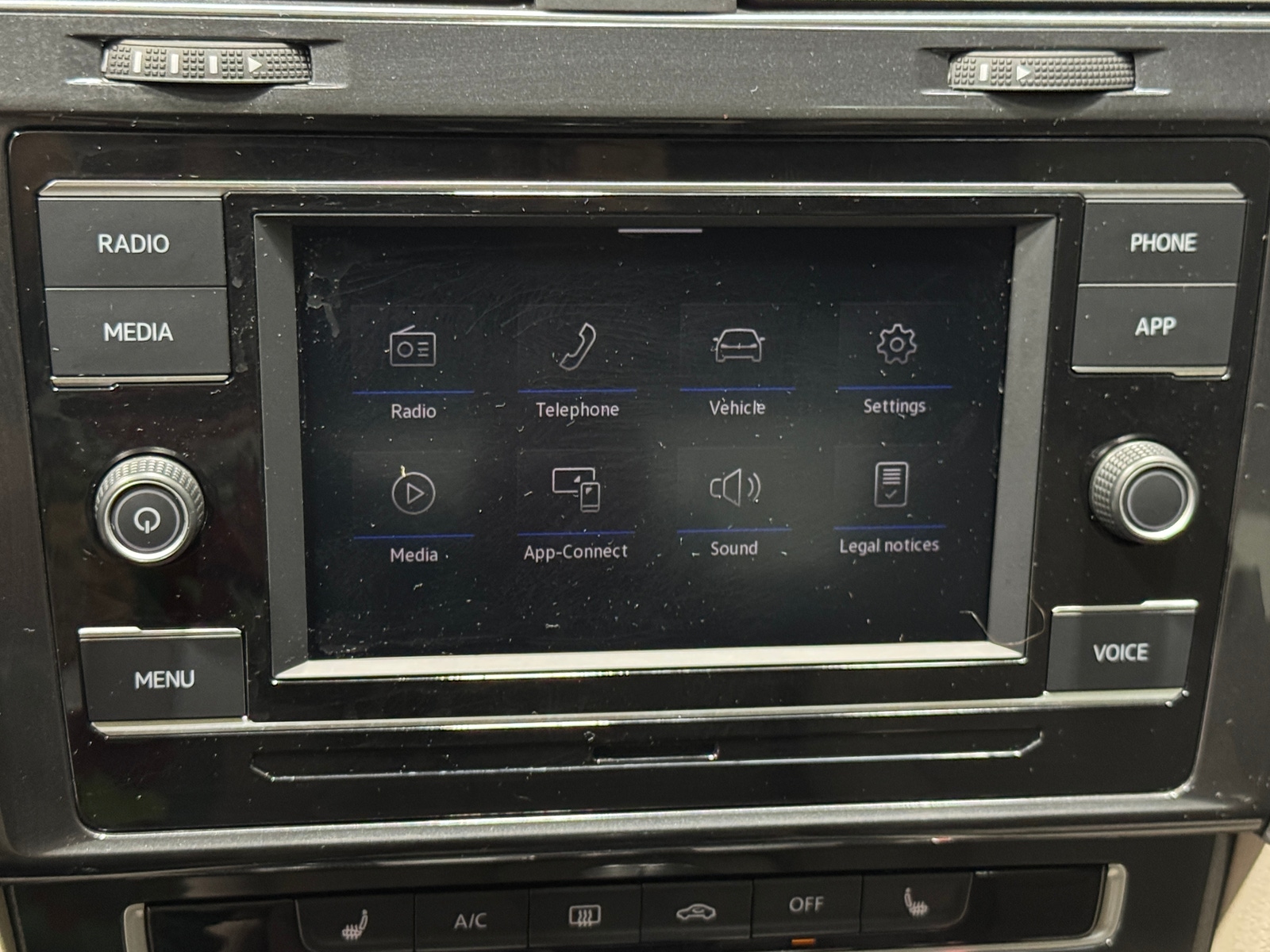 Thumbnail: 2020 Volkswagen Golf - 3