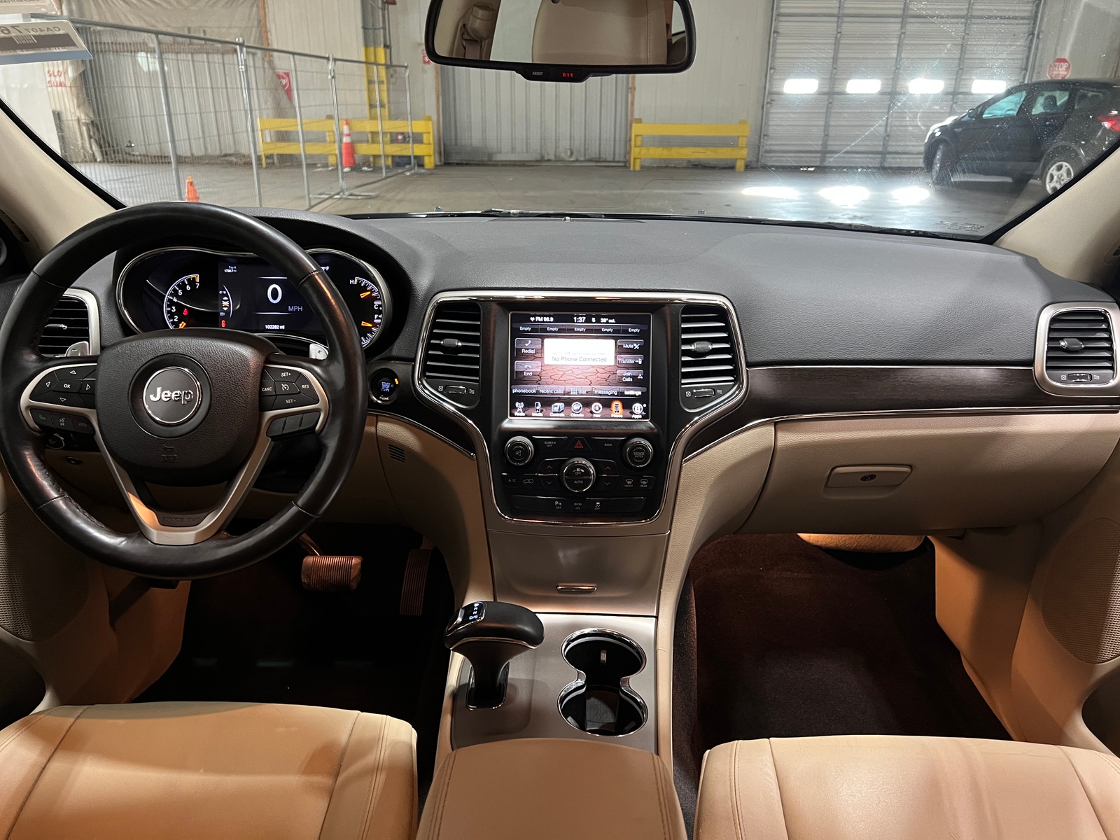 Thumbnail: 2015 Jeep Grand Cherokee - 2