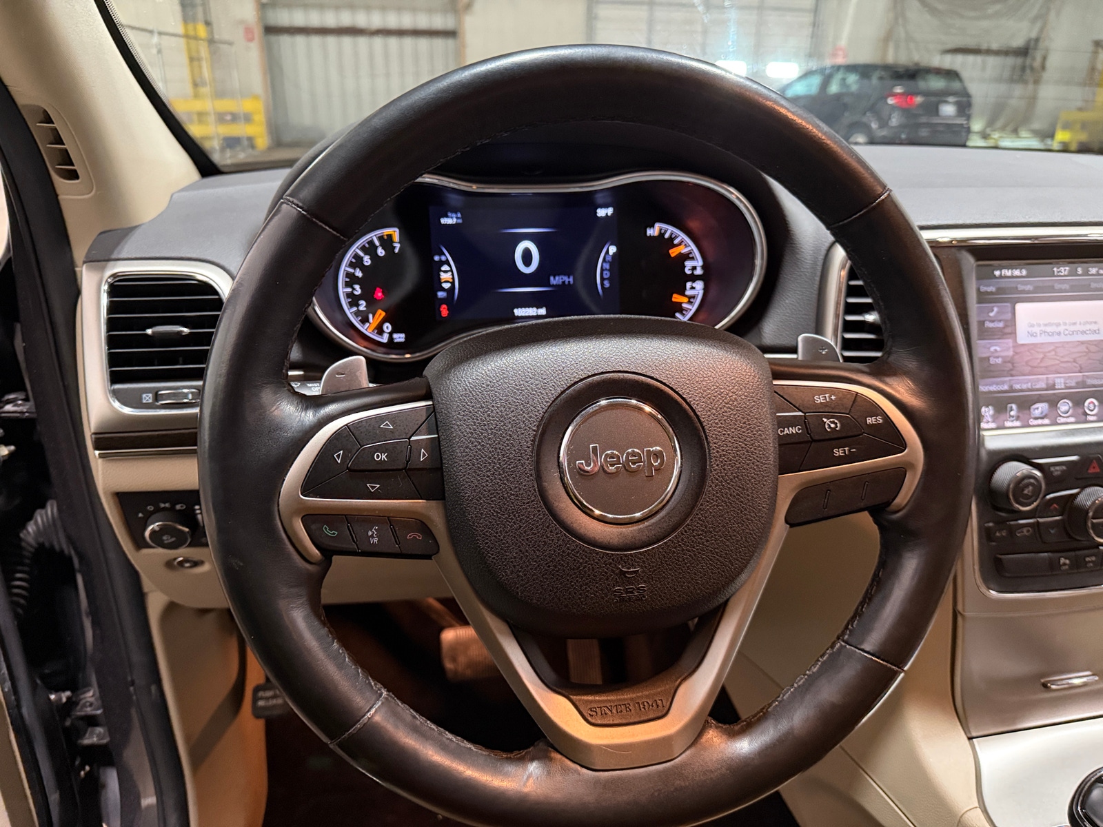 Thumbnail: 2015 Jeep Grand Cherokee - 4