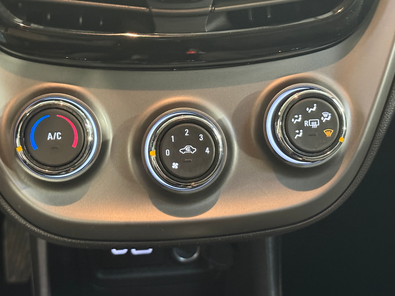 Thumbnail: 2022 Chevrolet Spark - 4