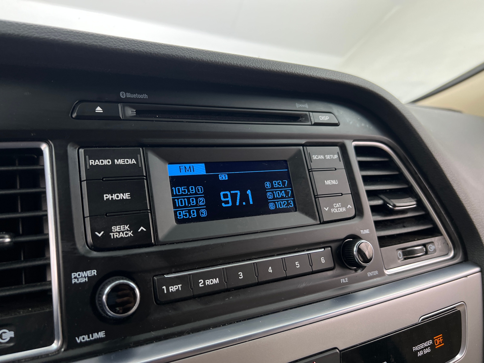 Thumbnail: 2015 Hyundai Sonata - 4