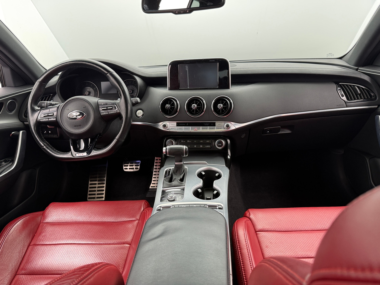 Thumbnail: 2019 Kia Stinger - 2