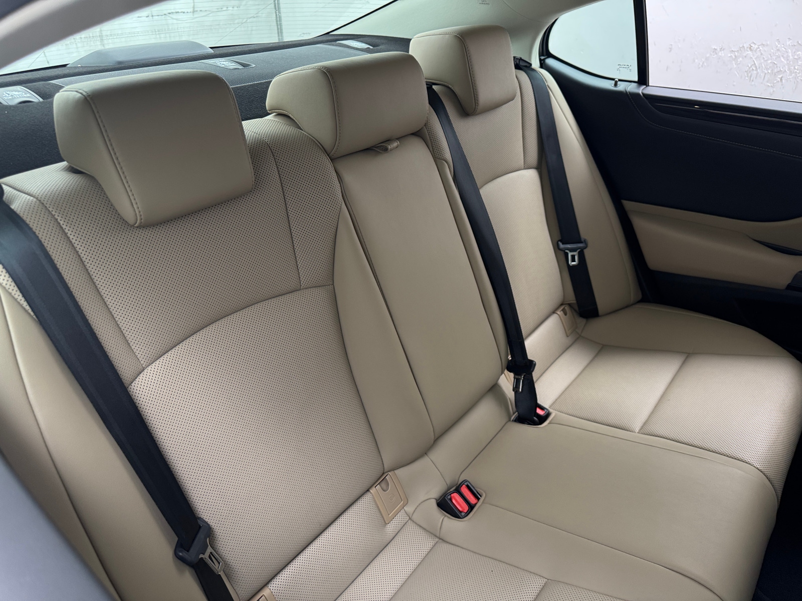 Thumbnail: 2020 Lexus ES - 5