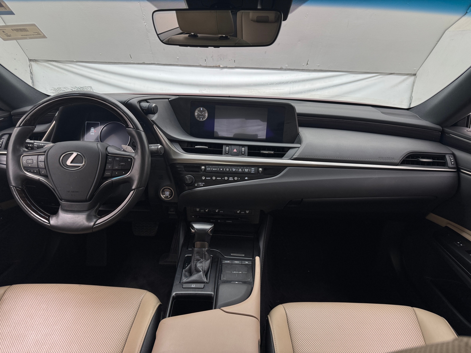 Thumbnail: 2020 Lexus ES - 2