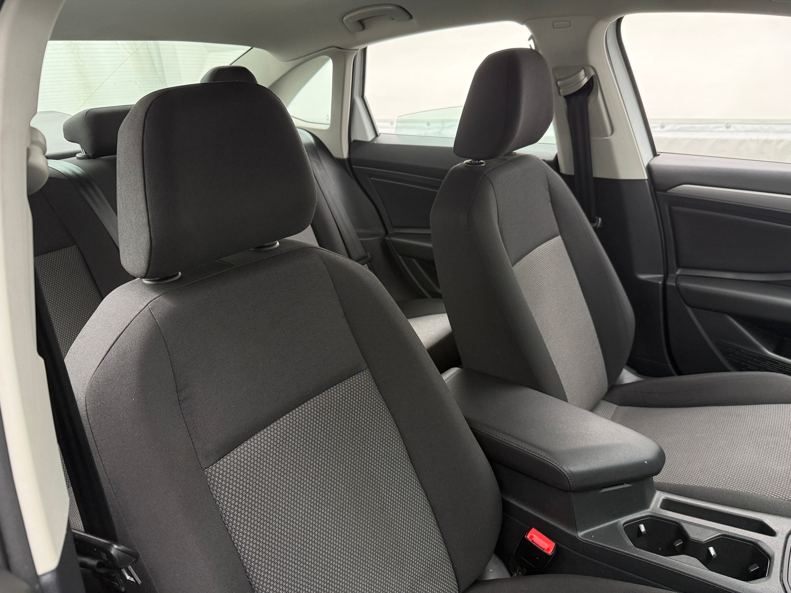 Thumbnail: 2019 Volkswagen Jetta - 2