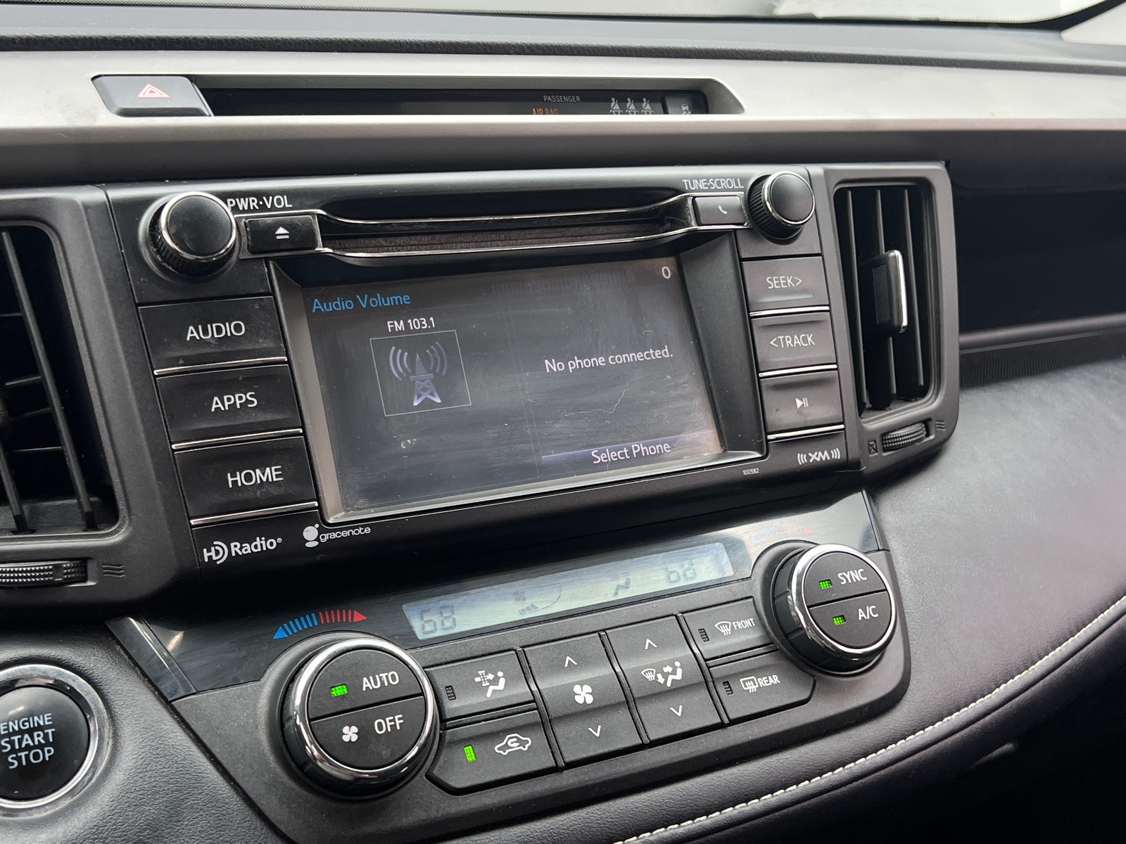 Thumbnail: 2018 Toyota RAV4 - 4