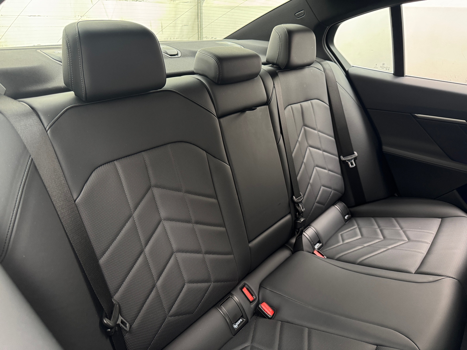 Thumbnail: 2025 BMW 5 Series - 5