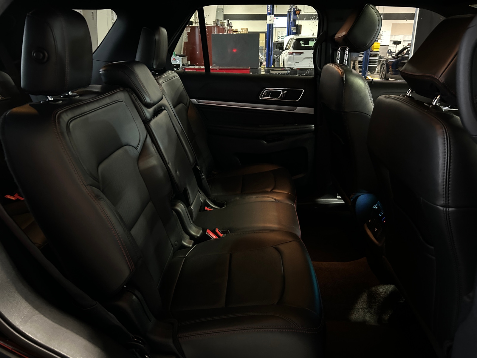 Thumbnail: 2017 Ford Explorer - 5