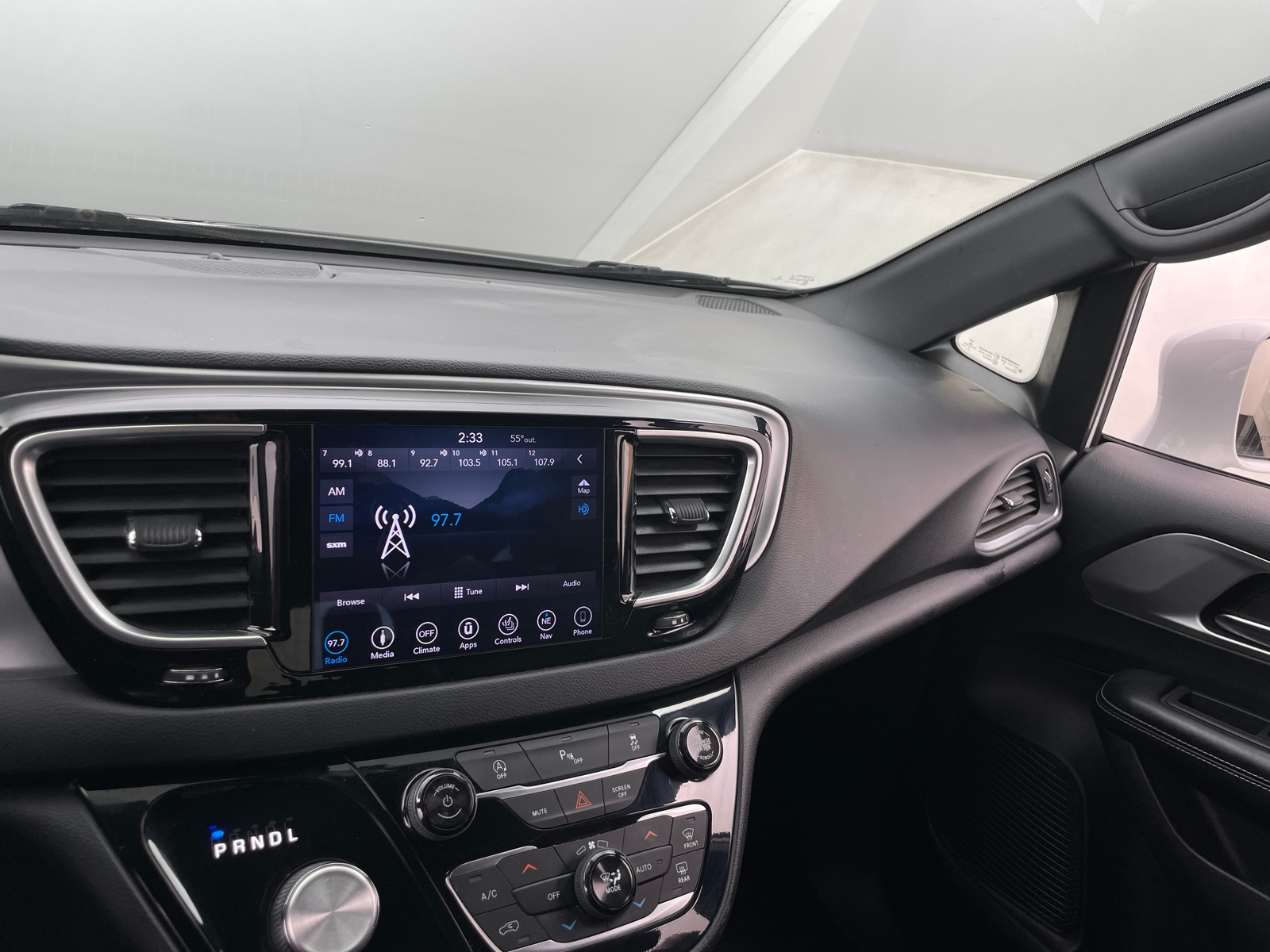 Thumbnail: 2019 Chrysler Pacifica - 3