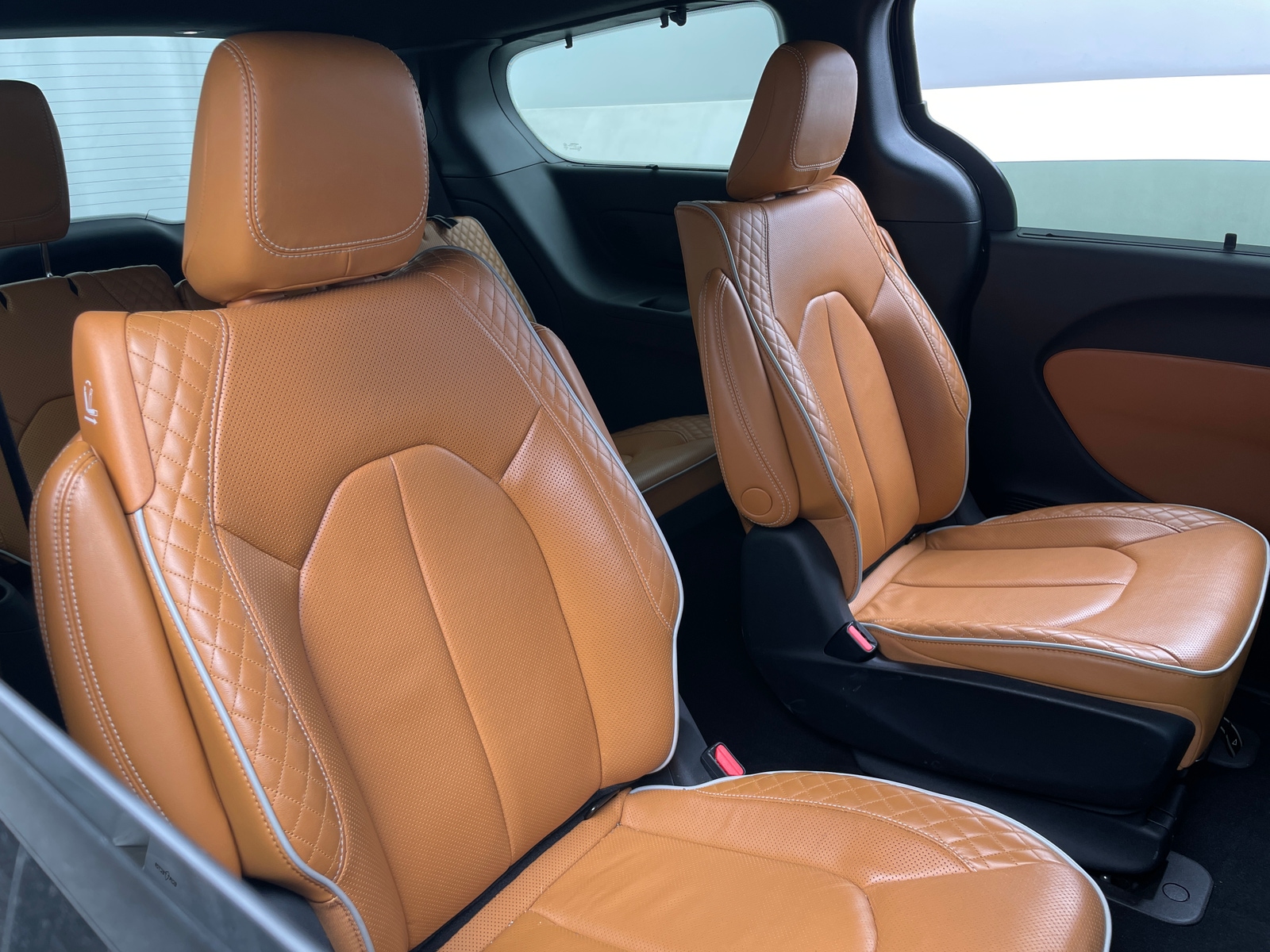 Thumbnail: 2022 Chrysler Pacifica - 5