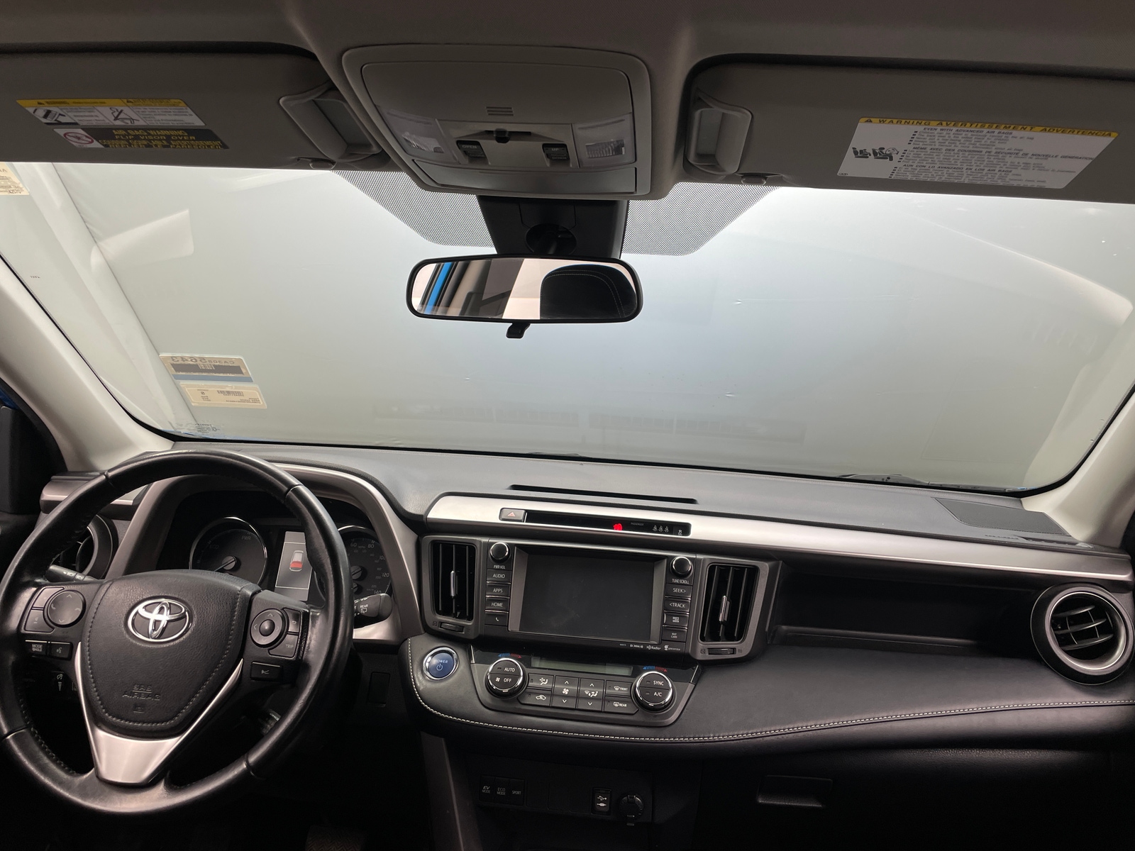 Thumbnail: 2017 Toyota RAV4 - 3