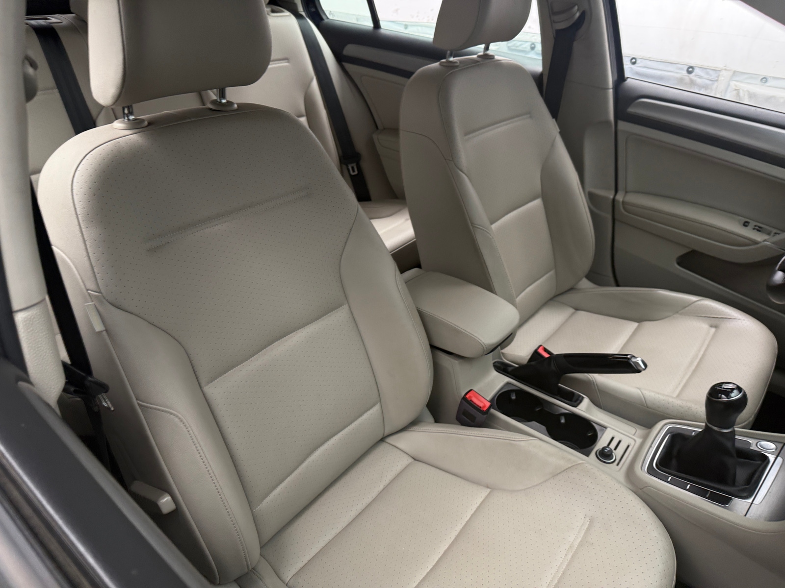 Thumbnail: 2017 Volkswagen Golf - 2