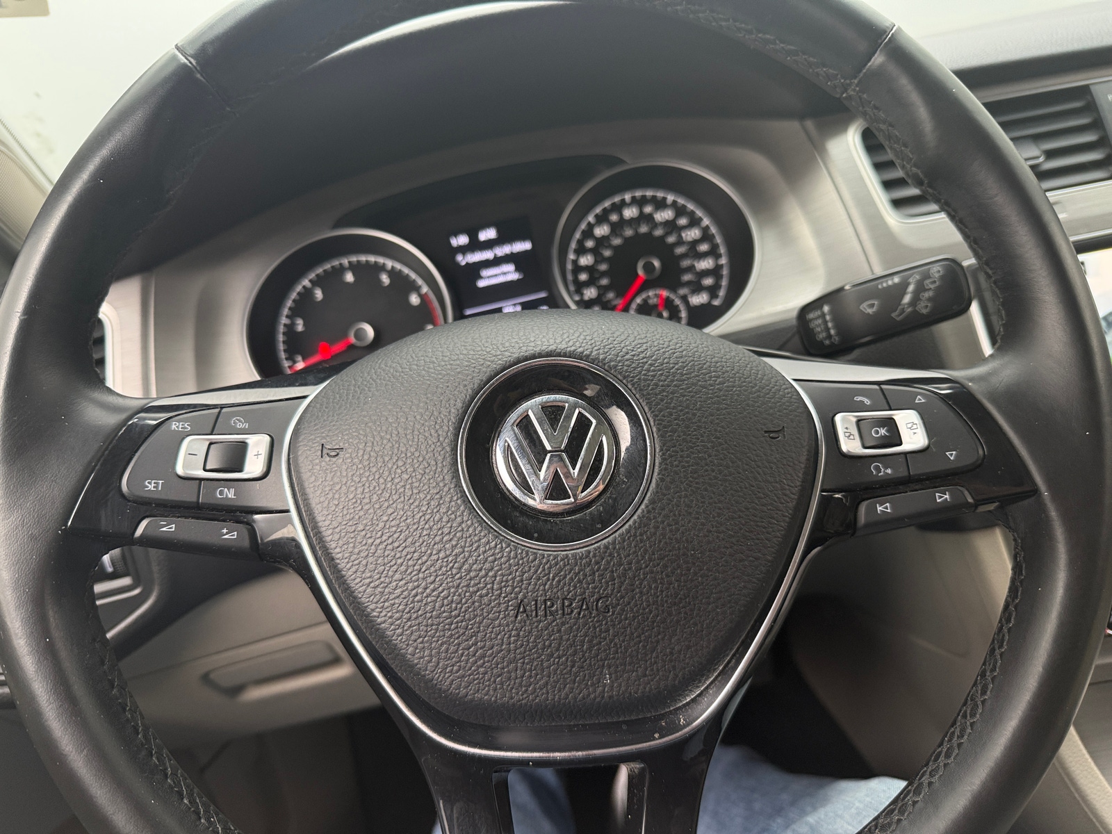 Thumbnail: 2017 Volkswagen Golf - 5