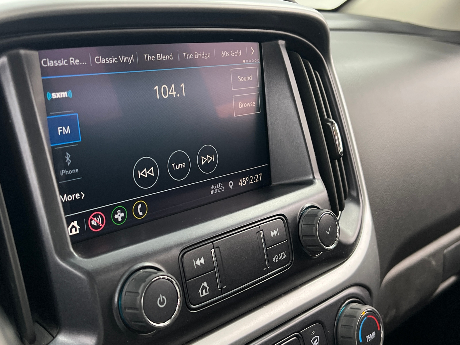 Thumbnail: 2022 Chevrolet Colorado - 4