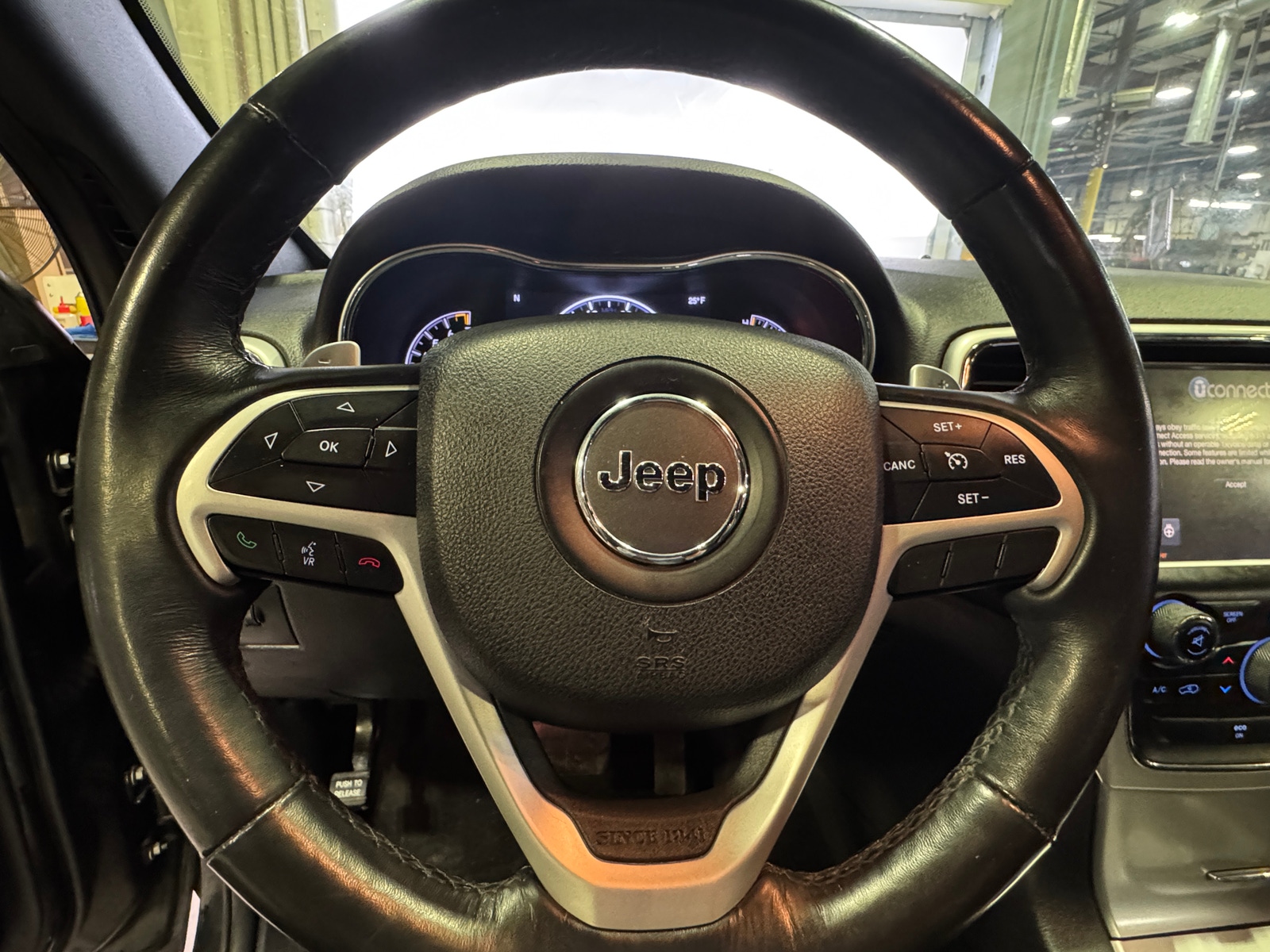 Thumbnail: 2015 Jeep Grand Cherokee - 4