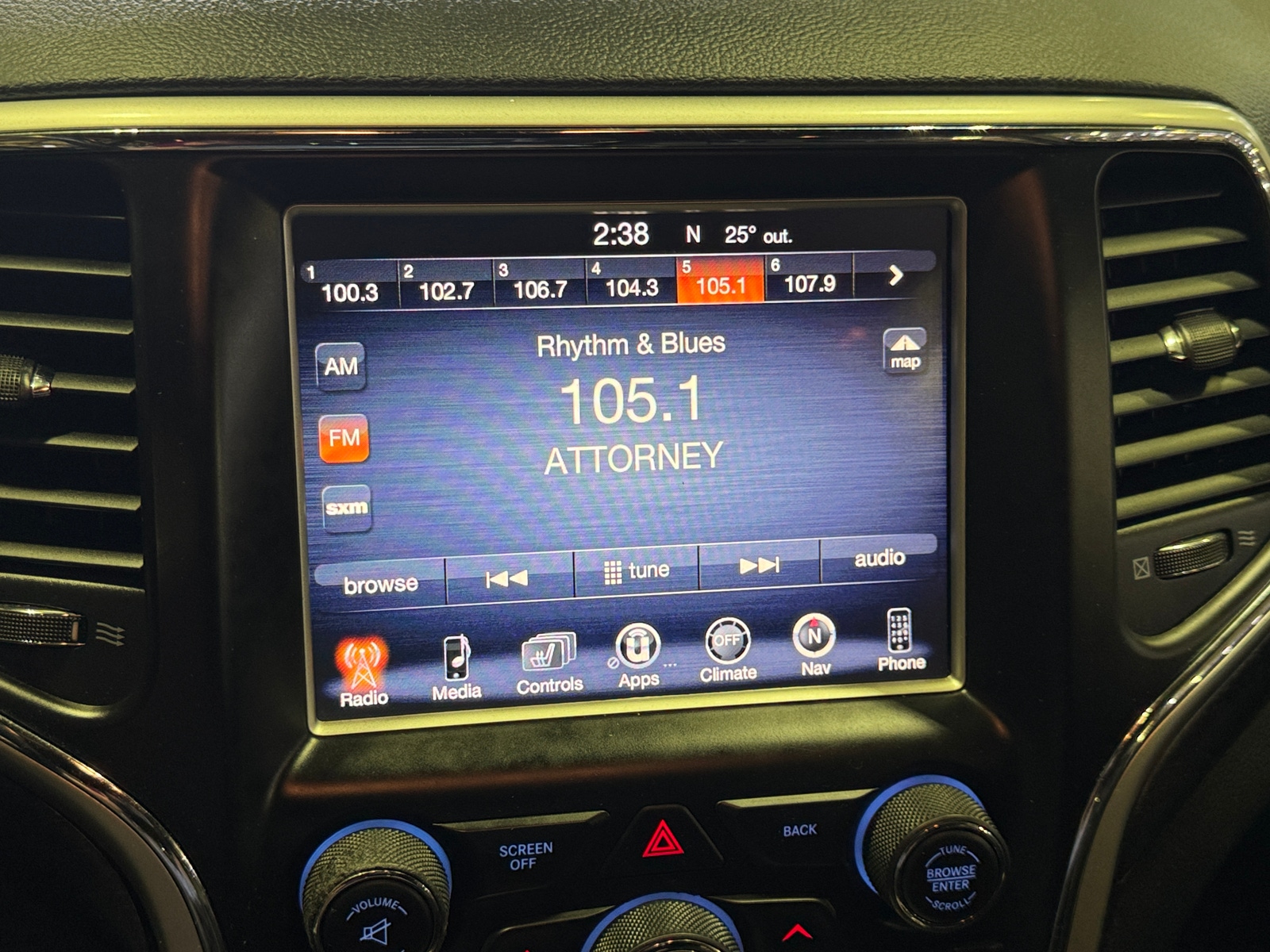 Thumbnail: 2015 Jeep Grand Cherokee - 3