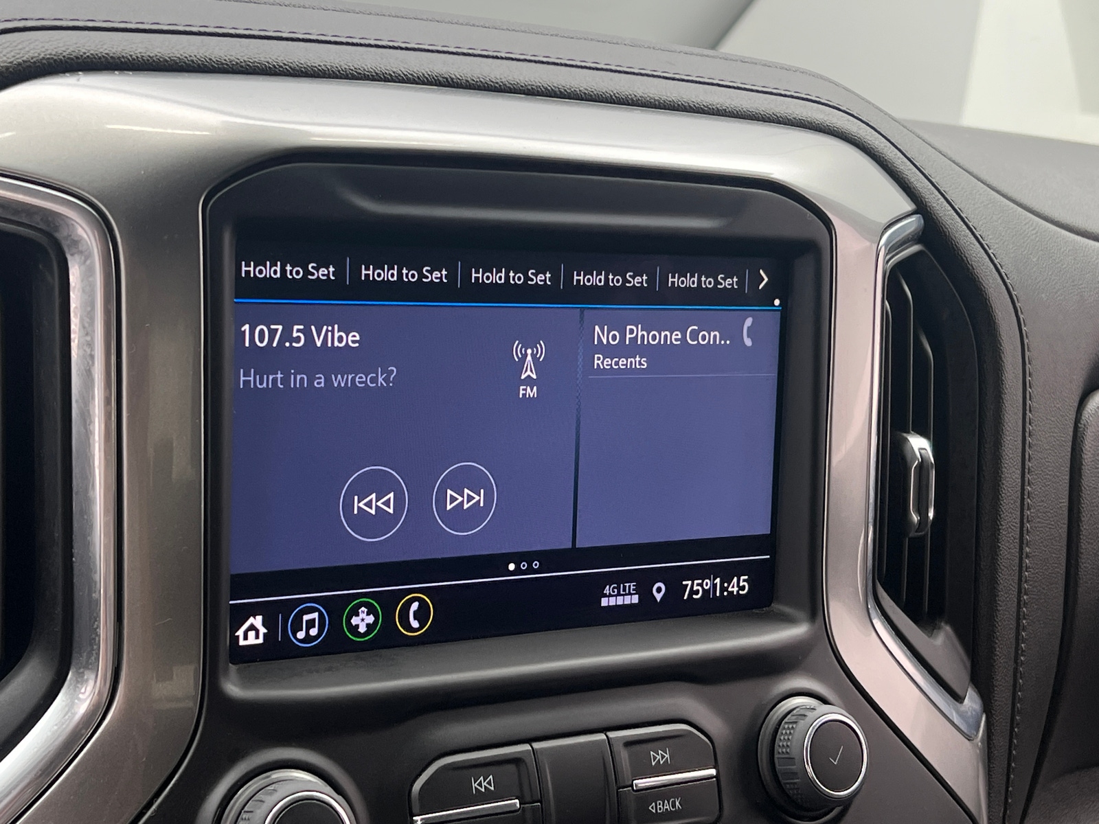 Thumbnail: 2021 Chevrolet Silverado 1500 - 4