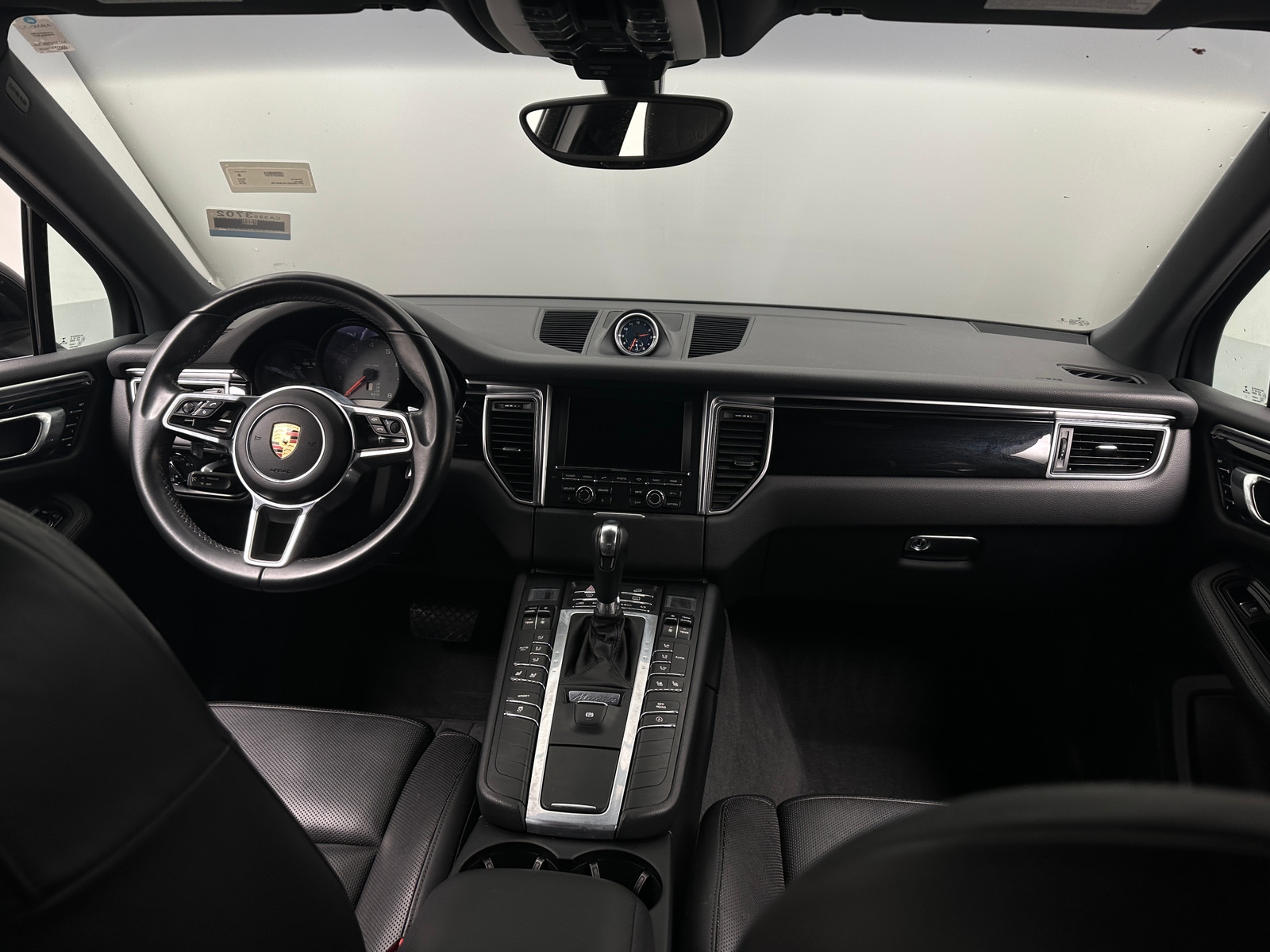 Thumbnail: 2016 Porsche Macan - 2