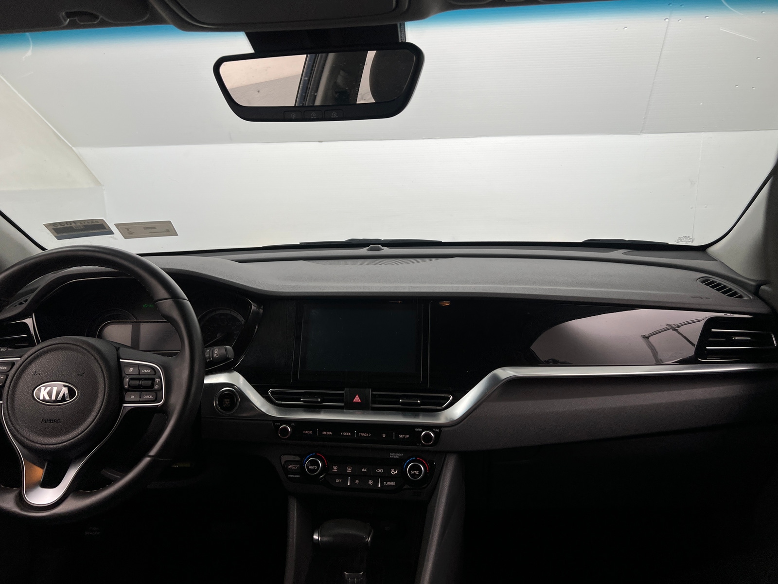 Thumbnail: 2021 Kia Niro - 3