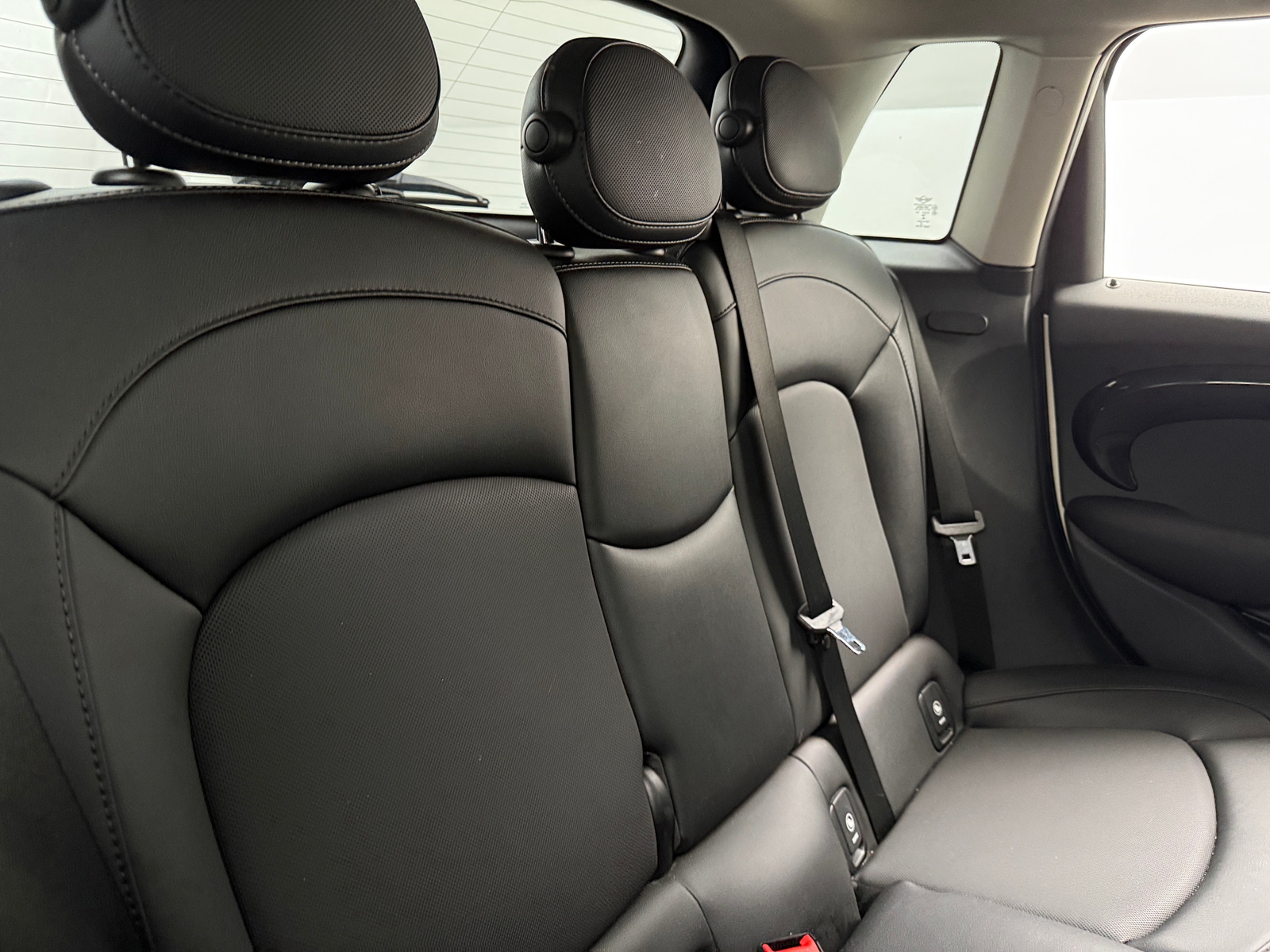 Thumbnail: 2017 MINI Cooper Hardtop - 5