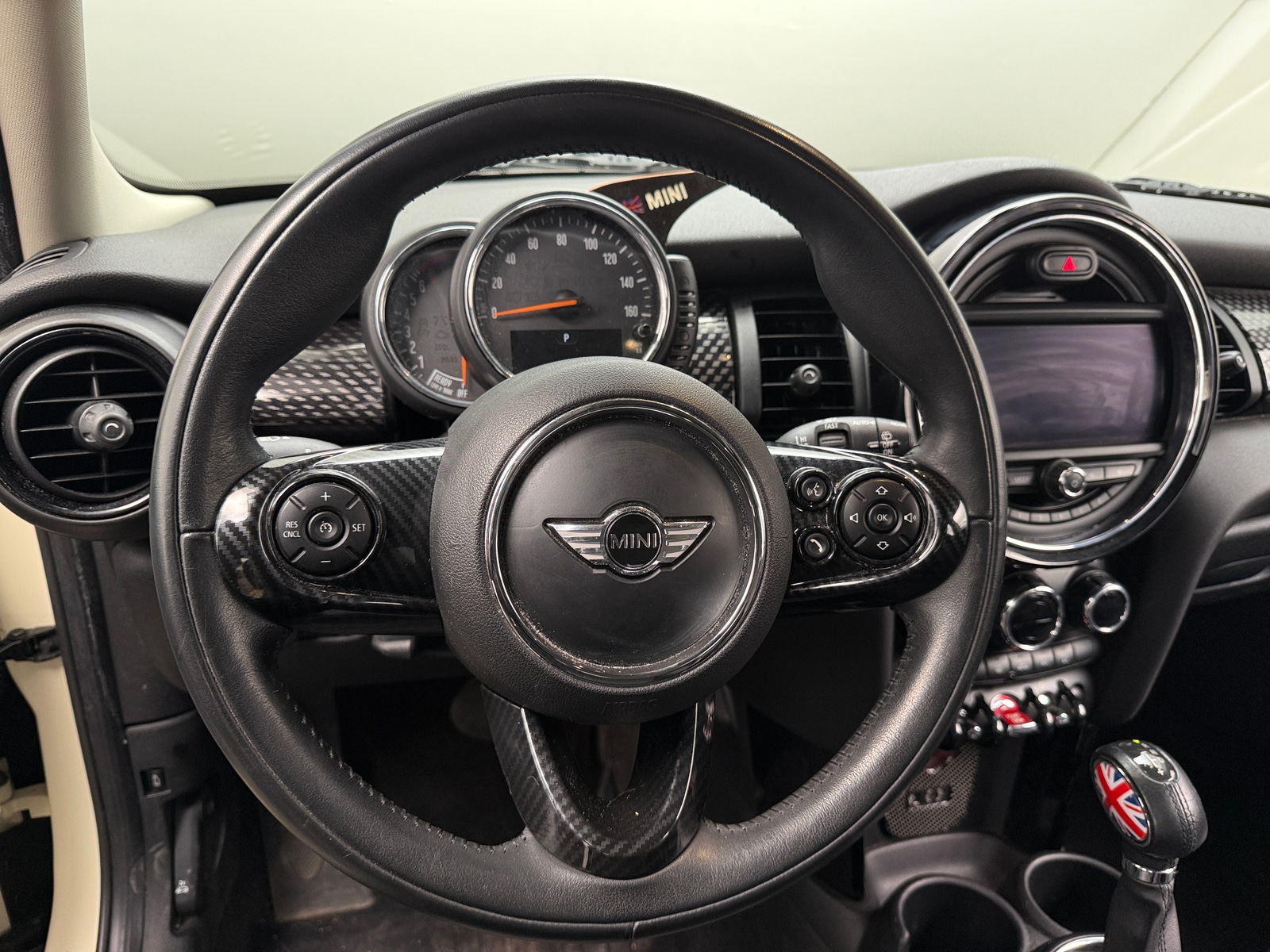 Thumbnail: 2017 MINI Cooper Hardtop - 4