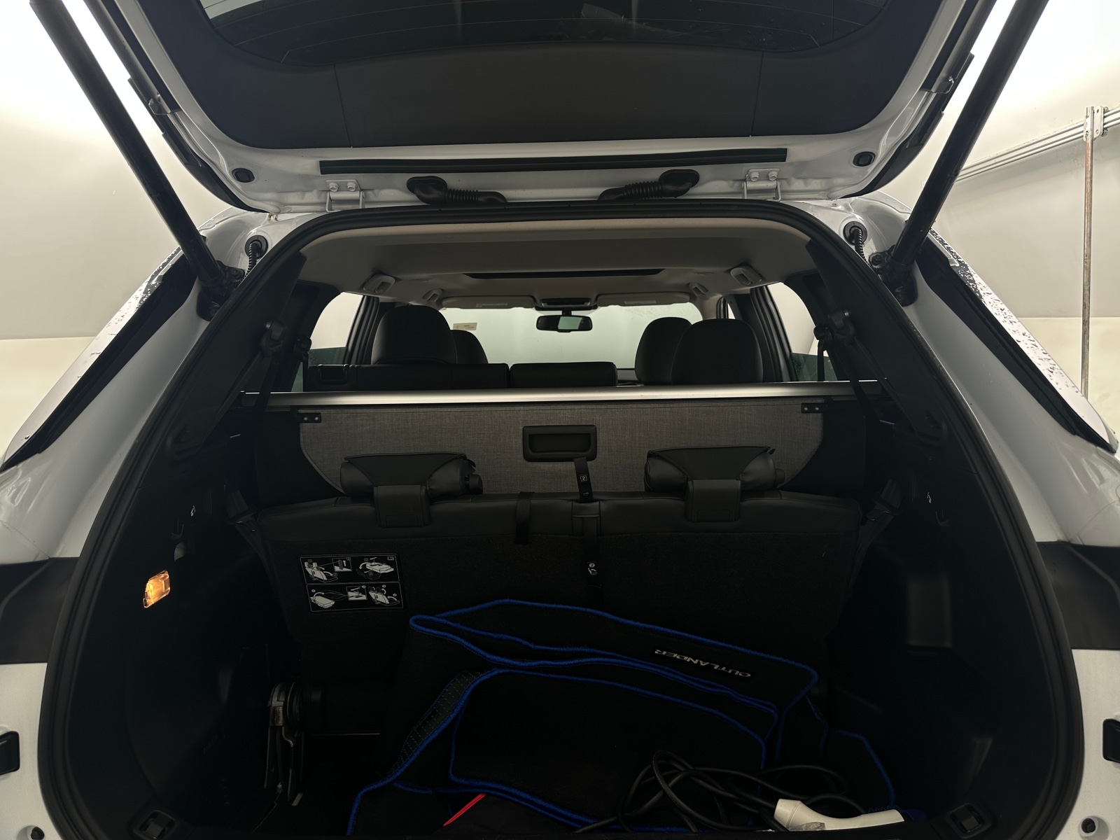 Thumbnail: 2023 Mitsubishi Outlander - 6