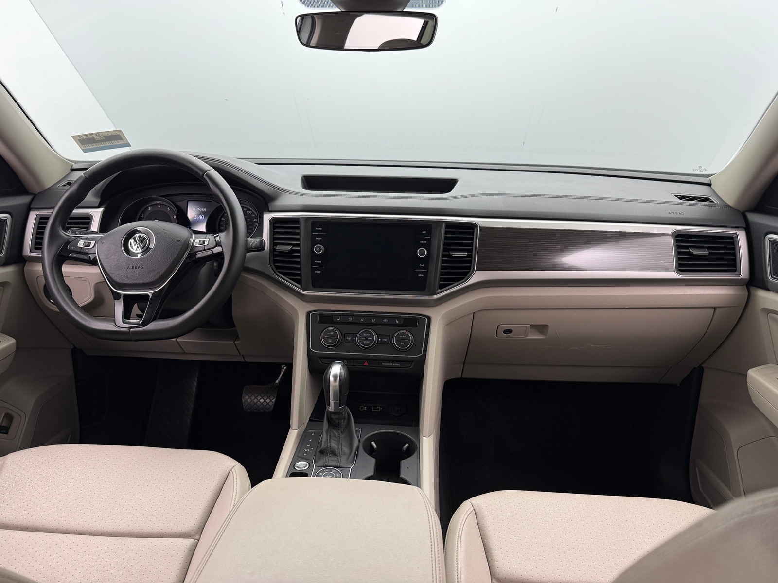 Thumbnail: 2018 Volkswagen Atlas - 2