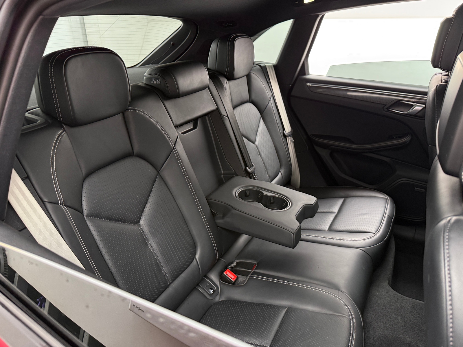 Thumbnail: 2024 Porsche Macan - 5