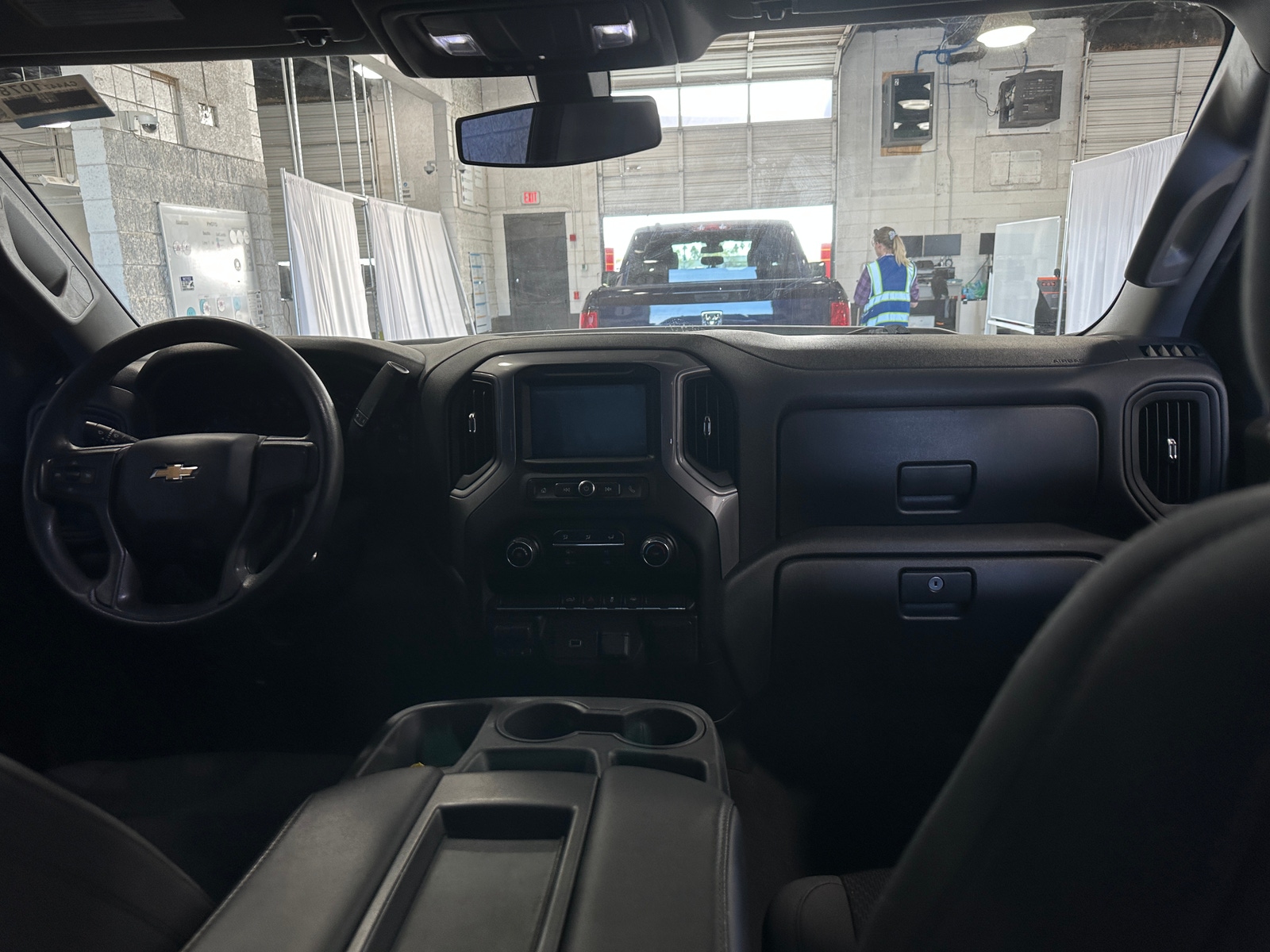 Thumbnail: 2020 Chevrolet Silverado 1500 - 3