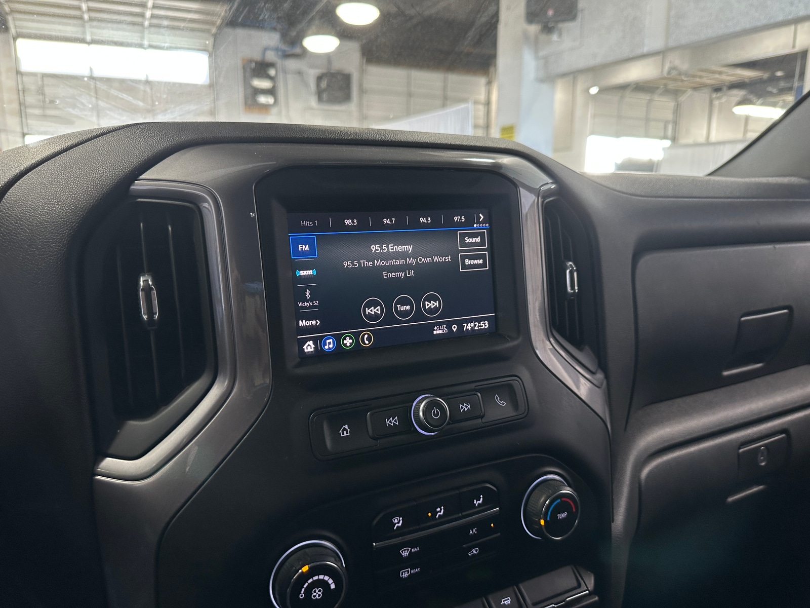 Thumbnail: 2020 Chevrolet Silverado 1500 - 4