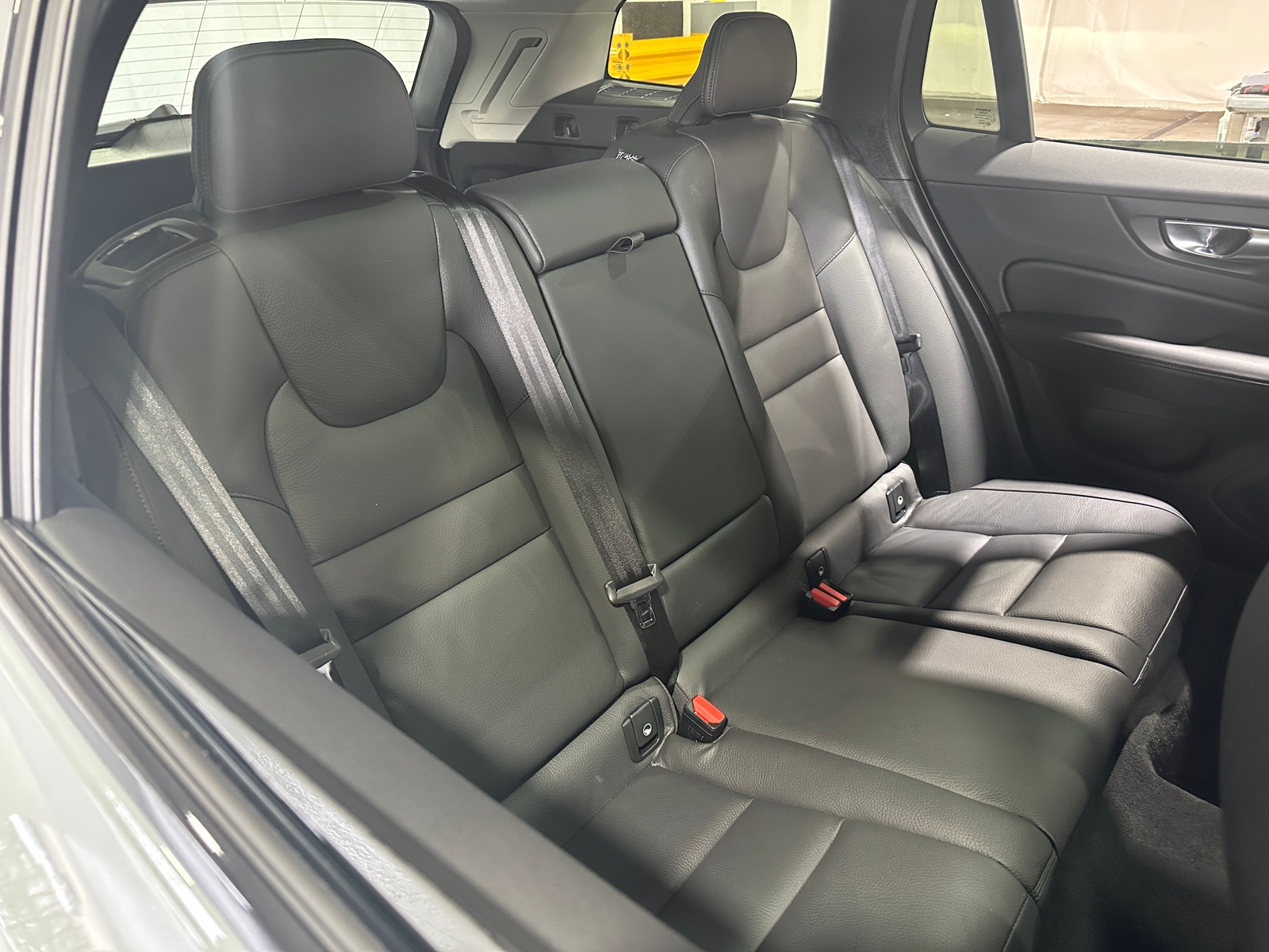 Thumbnail: 2025 Volvo V60 - 5