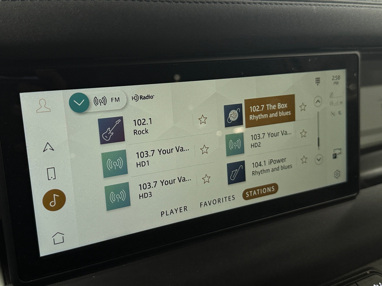 Thumbnail: 2023 Land Rover Defender - 3